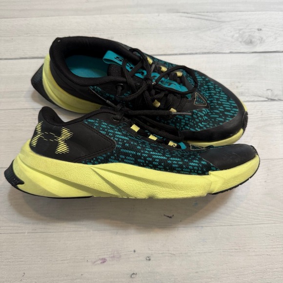 Under Armour Scramjet boy athletic shoes youth size 4.5 - Picture 1 of 10